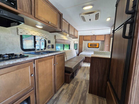 2017 Viking 21FQ