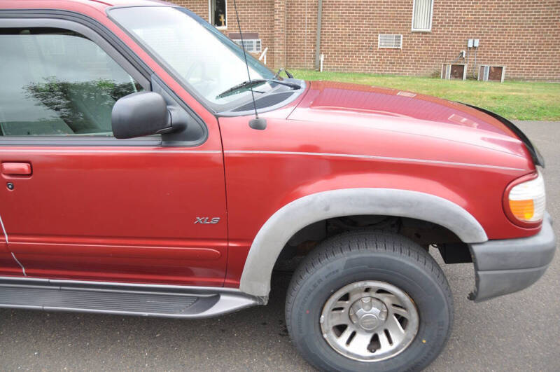 2001 Ford Explorer XLS