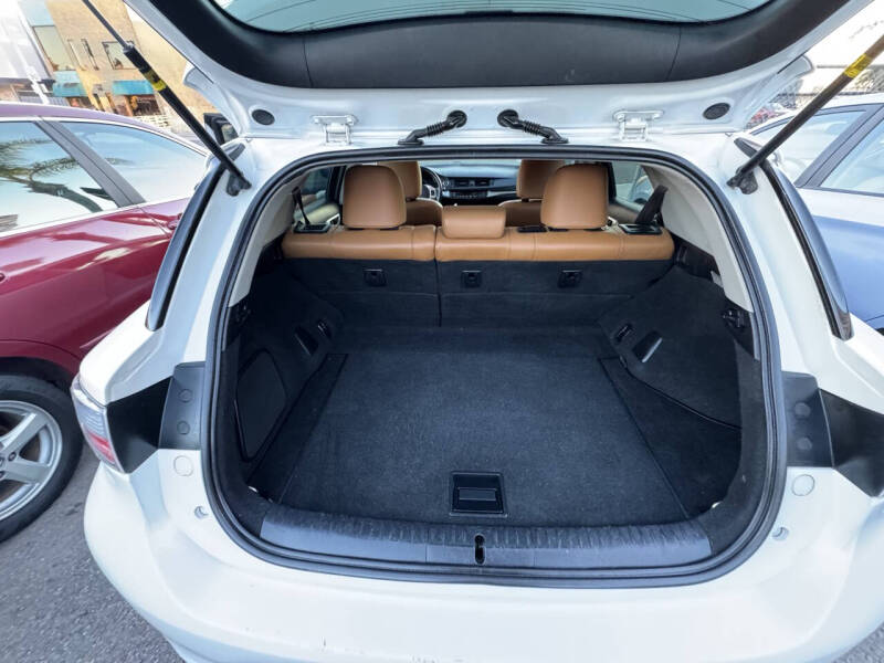 2011 Lexus CT 200h Premium