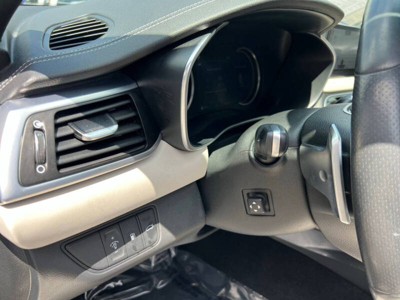 2023 Genesis G70