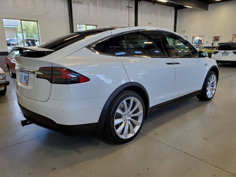 2016 Tesla Model X 4