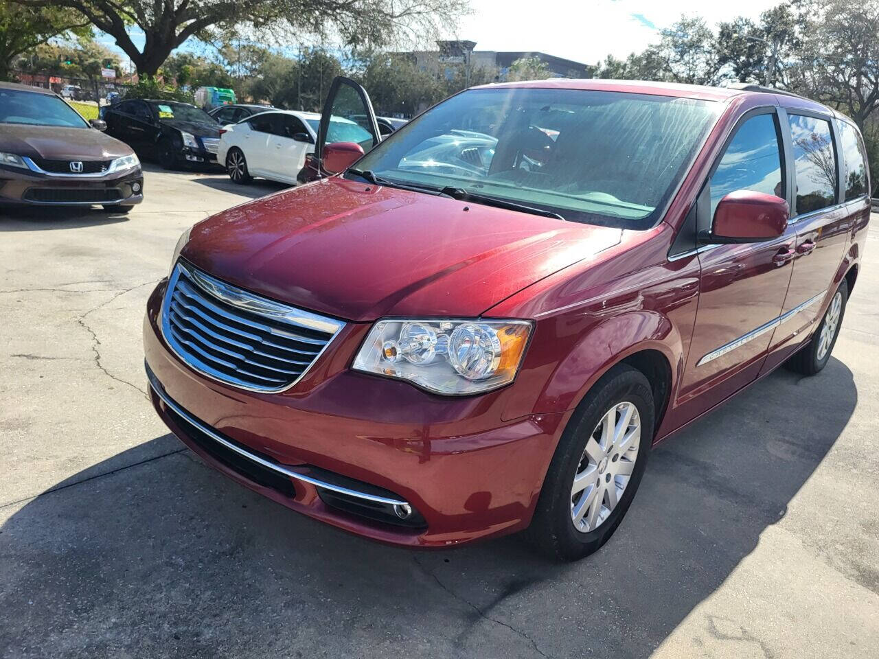 2016 Chrysler Town and Country for sale at FAMILY AUTO BROKERS in Longwood, FL