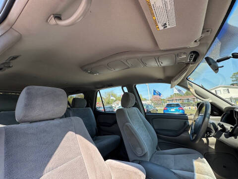 2005 Toyota Sequoia SR5
