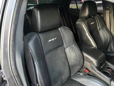2014 Chrysler 300 SRT8