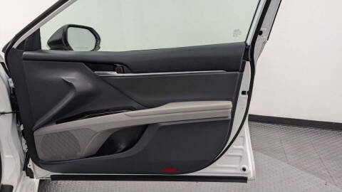 2024 Toyota Camry Hybrid LE