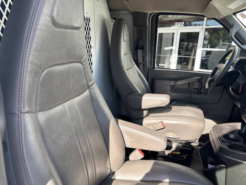 2023 Chevrolet Express 2500