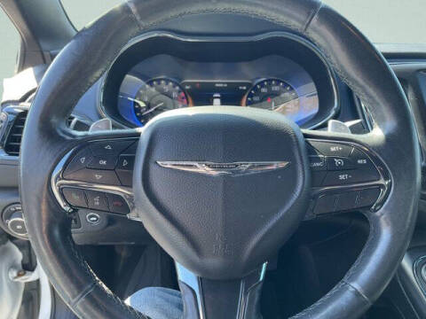 2016 Chrysler 200 S