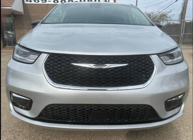 2024 Chrysler Pacifica Touring L