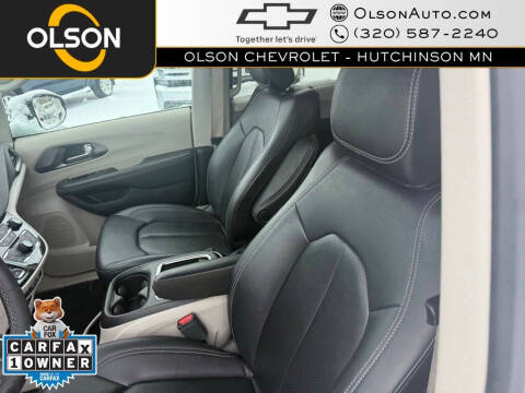 2024 Chrysler Pacifica Touring L