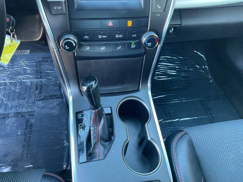 2016 Toyota Camry SE