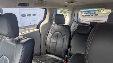 2017 Chrysler Pacifica Touring-L Plus