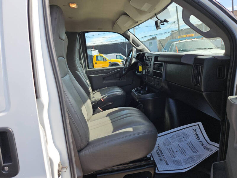 2017 GMC Savana 3500