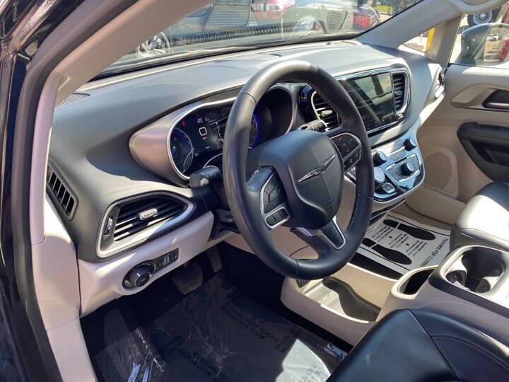 2023 Chrysler Pacifica Touring L