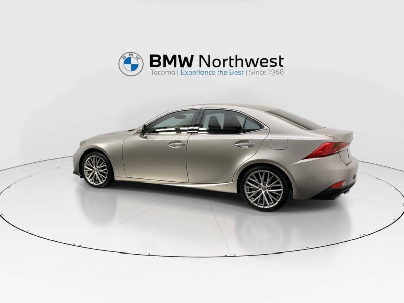 2017 Lexus IS 200t
