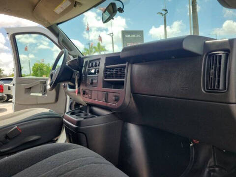 2025 GMC Savana 2500