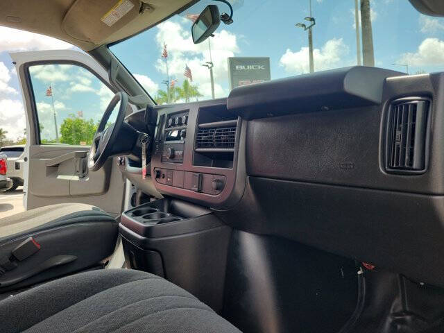 2025 GMC Savana 2500