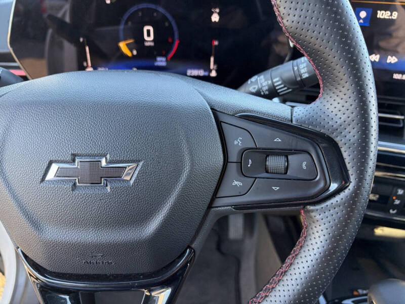 2025 Chevrolet Trax RS