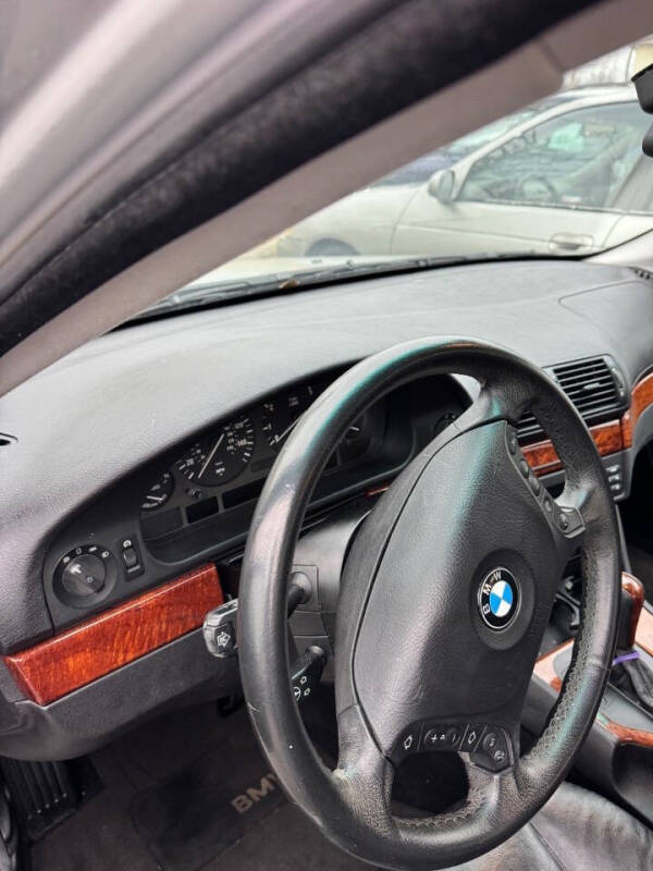 2003 BMW 5 Series 530i