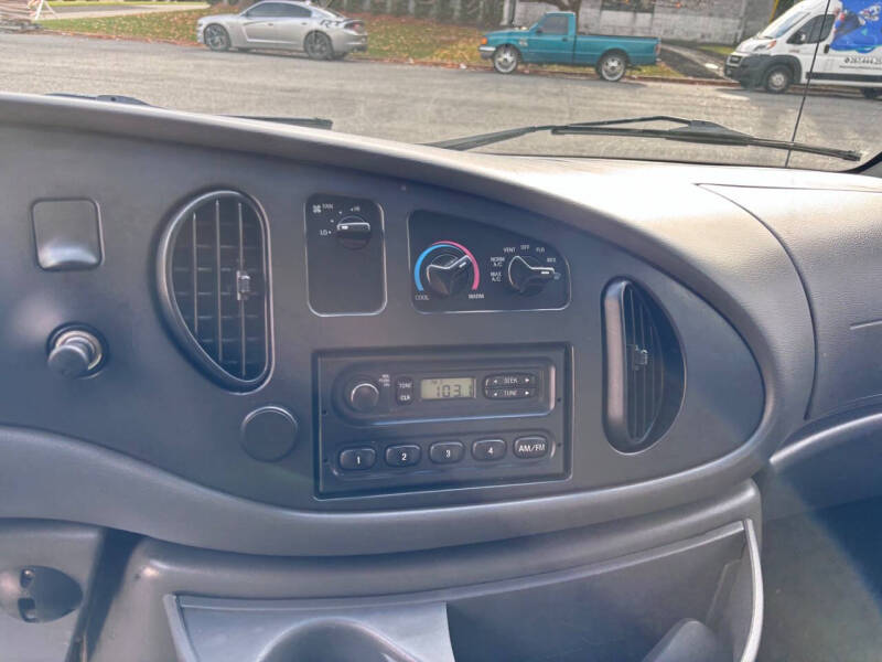 2005 Ford E-Series E-350 SD