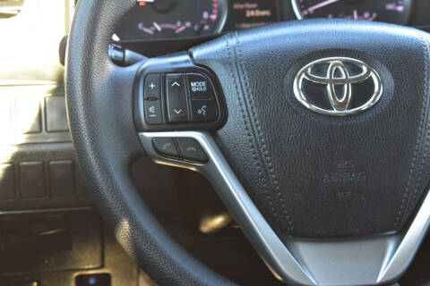 2017 Toyota Highlander LE