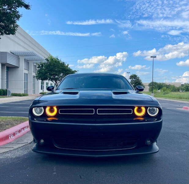2017 Dodge Challenger SXT Plus