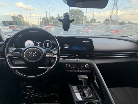 2023 Hyundai Elantra SEL