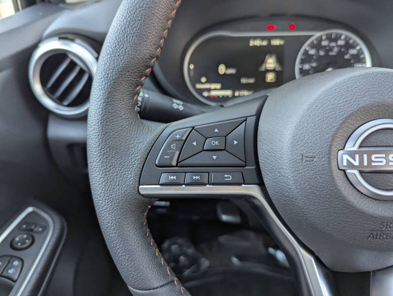 2025 Nissan Versa SR