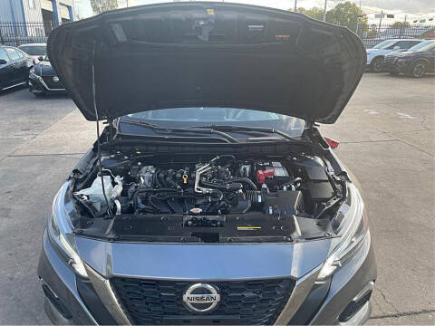 2022 Nissan Altima 2.5 SR