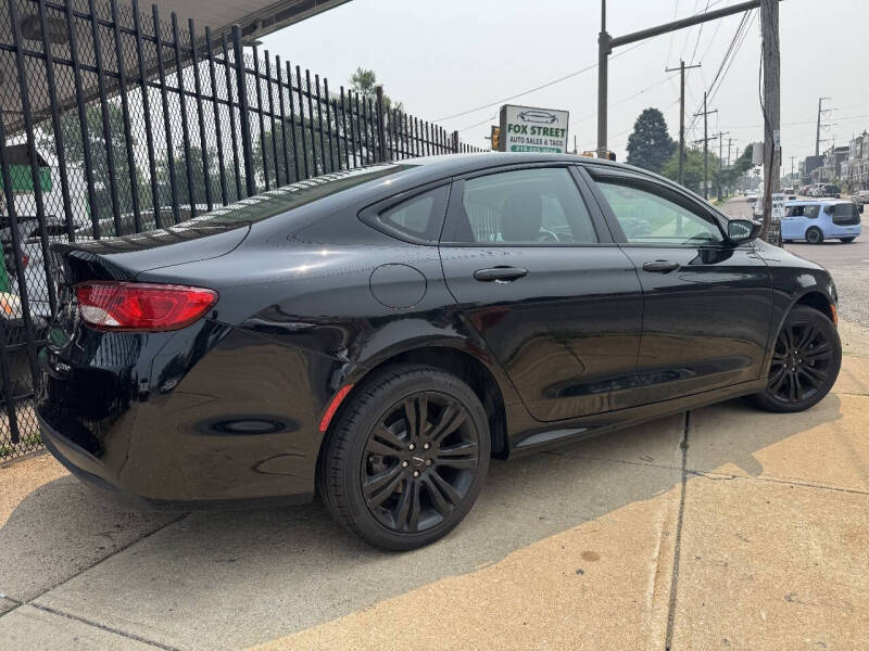 2017 Chrysler 200 LX