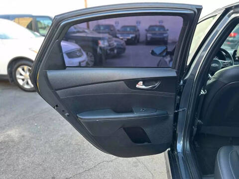 2020 Kia Forte GT Line