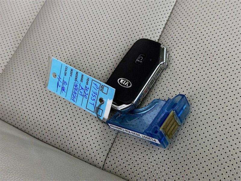 2020 Kia Cadenza Technology