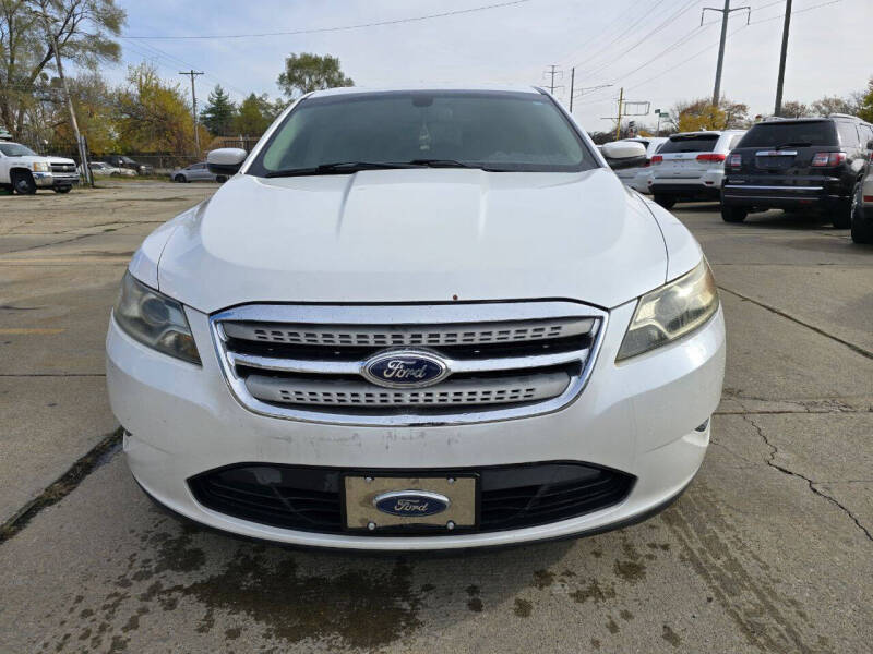 2011 Ford Taurus SEL photo 8