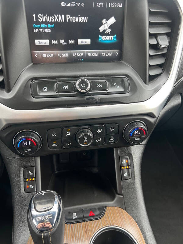 2017 GMC Acadia SLE-2