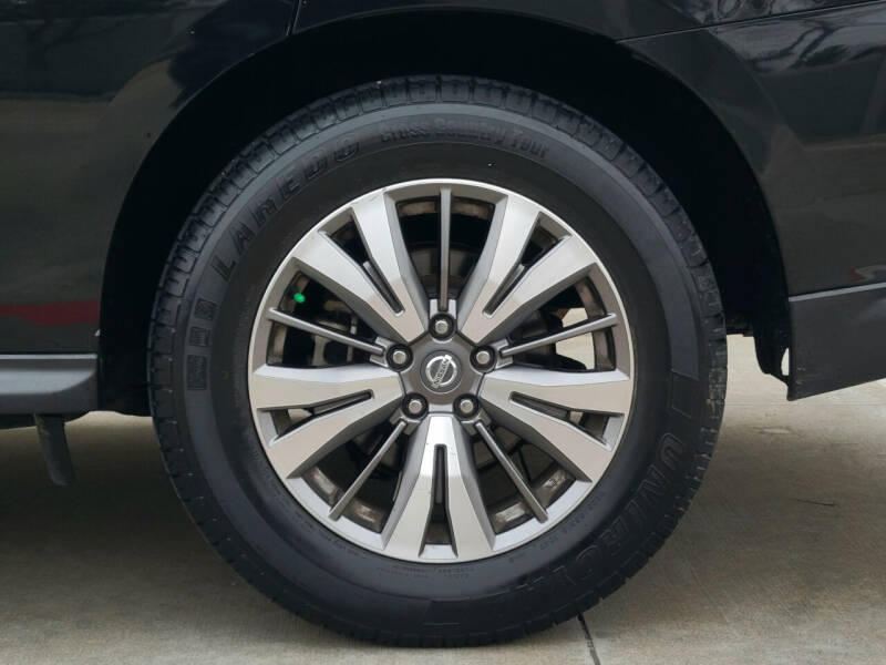 2019 Nissan Pathfinder SL