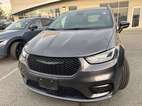 2022 Chrysler Pacifica Touring L