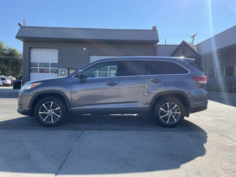 2018 Toyota Highlander for sale at QUALITY MOTORS in Salmon ID