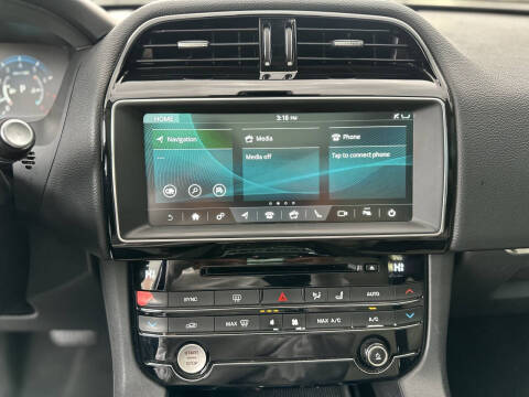 2018 Jaguar F-PACE 30t Prestige