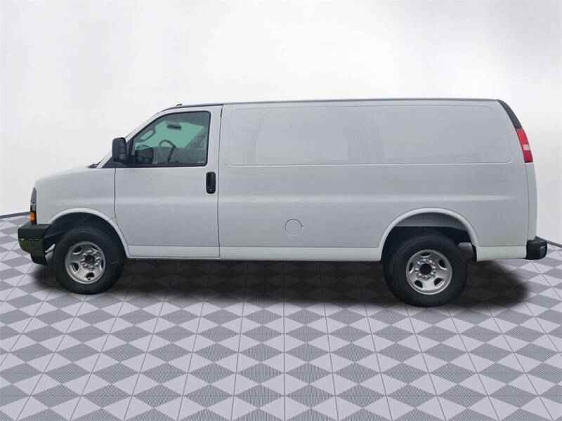 2025 Chevrolet Express 2500