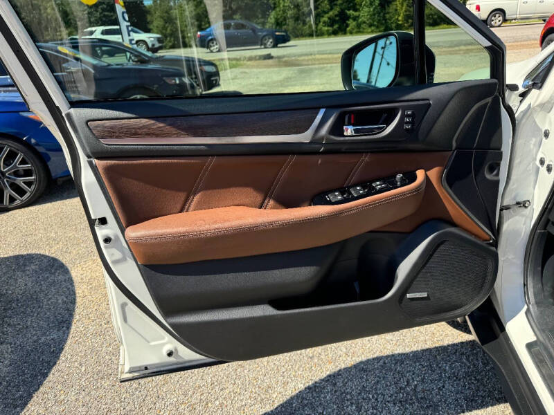 2019 Subaru Outback Touring photo 16