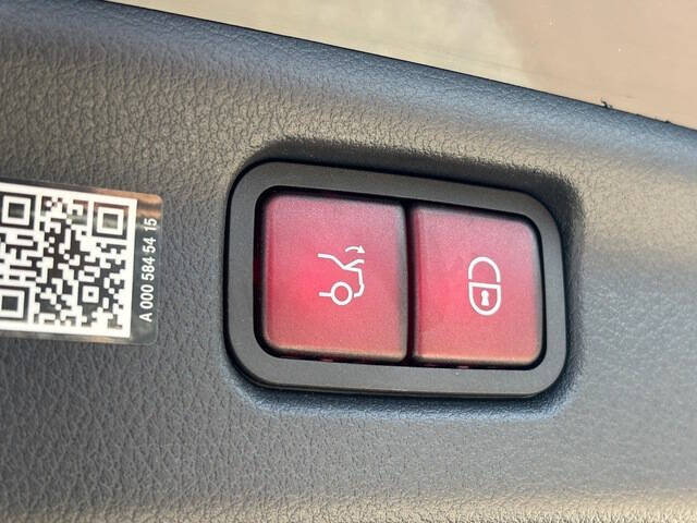 2024 Mercedes-Benz C-Class 18