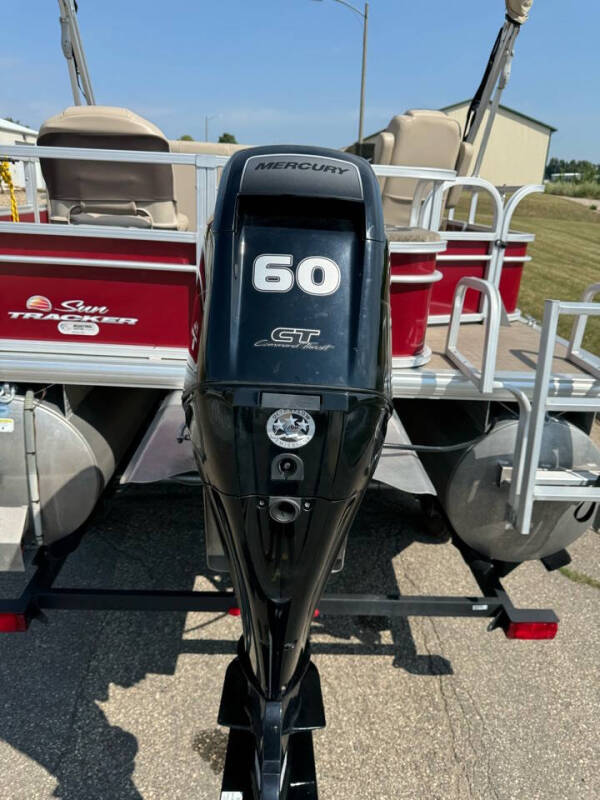 2019 Sun Tracker Fishing Barge 20DLX