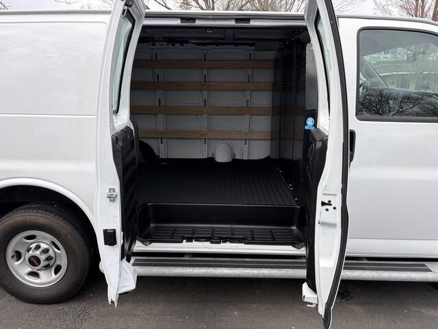 2024 GMC Savana 2500