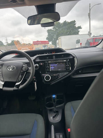 2018 Toyota Prius c Four