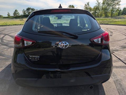 2020 Toyota Yaris Hatchback LE