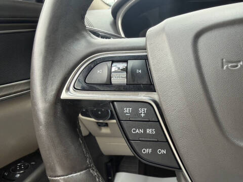 2019 Lincoln Nautilus Select