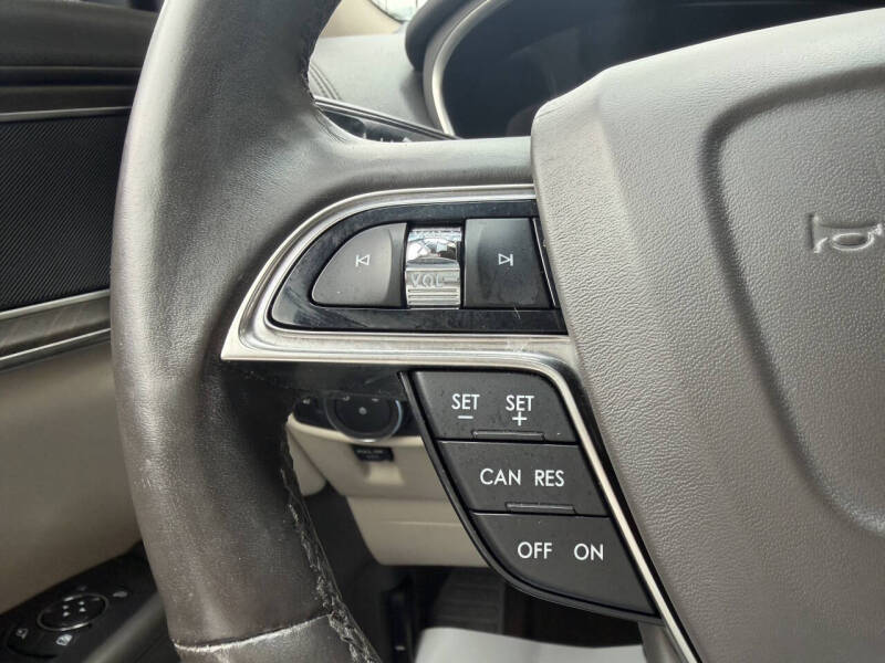 2019 Lincoln Nautilus Select
