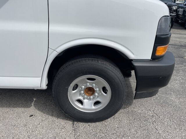 2025 Chevrolet Express 3500