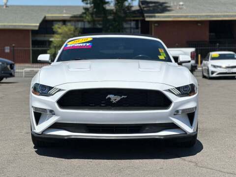 2020 Ford Mustang for sale at Carros Usados Fresno in Clovis CA