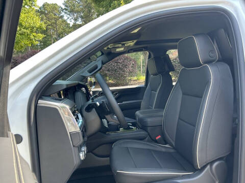 2025 GMC Yukon Elevation