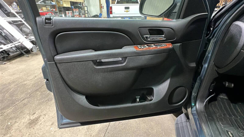 2011 Chevrolet Avalanche LS